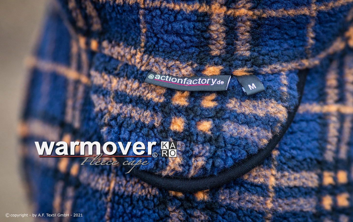 Warmover fleece cape karo